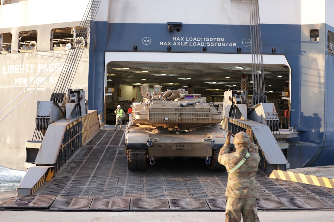 Colorado-based Armored Brigade Arrives in Europe