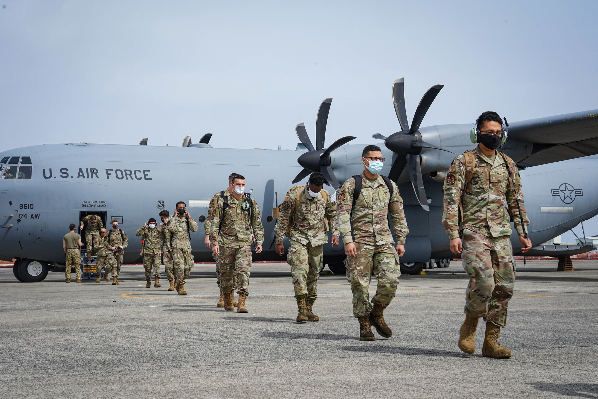 Unloading Airmen