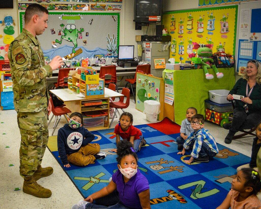 Airmen share AF culture at Booker T. Washington Elementary