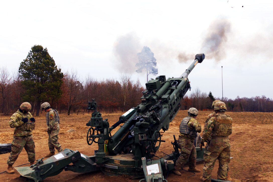 Soldiers participate in a live fire exercise.