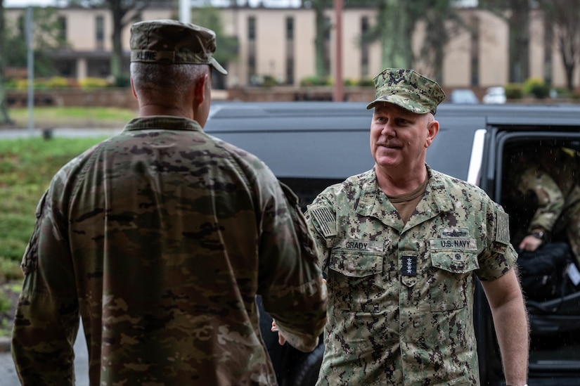 Adm. Grady meets Brig. Gen. Kline