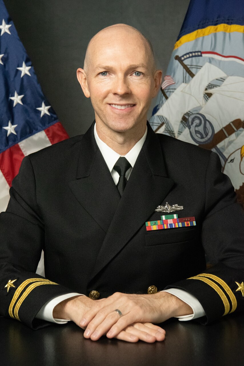 Lt. Strauss official photo.