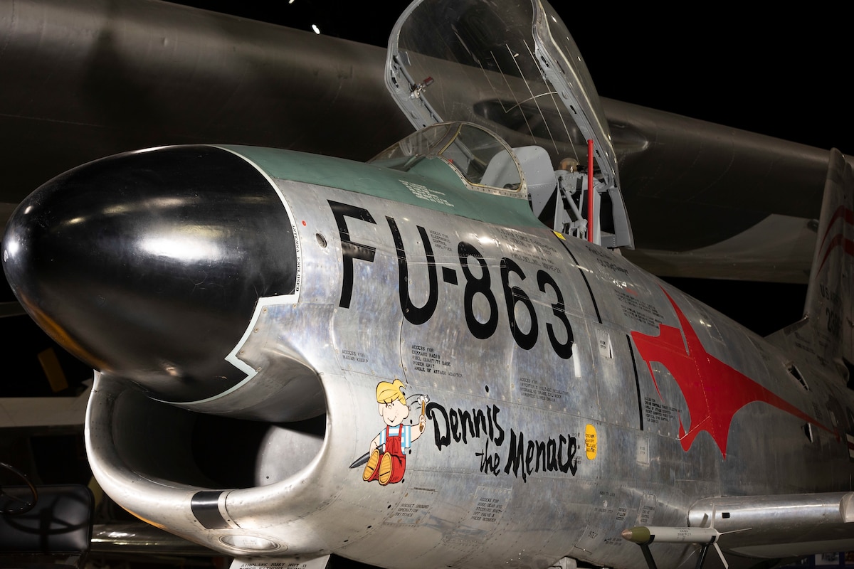 その他 NORTH AMERICAN F-86D/K/L Sabre Jet North American F-86D Sabre - Wikipedia