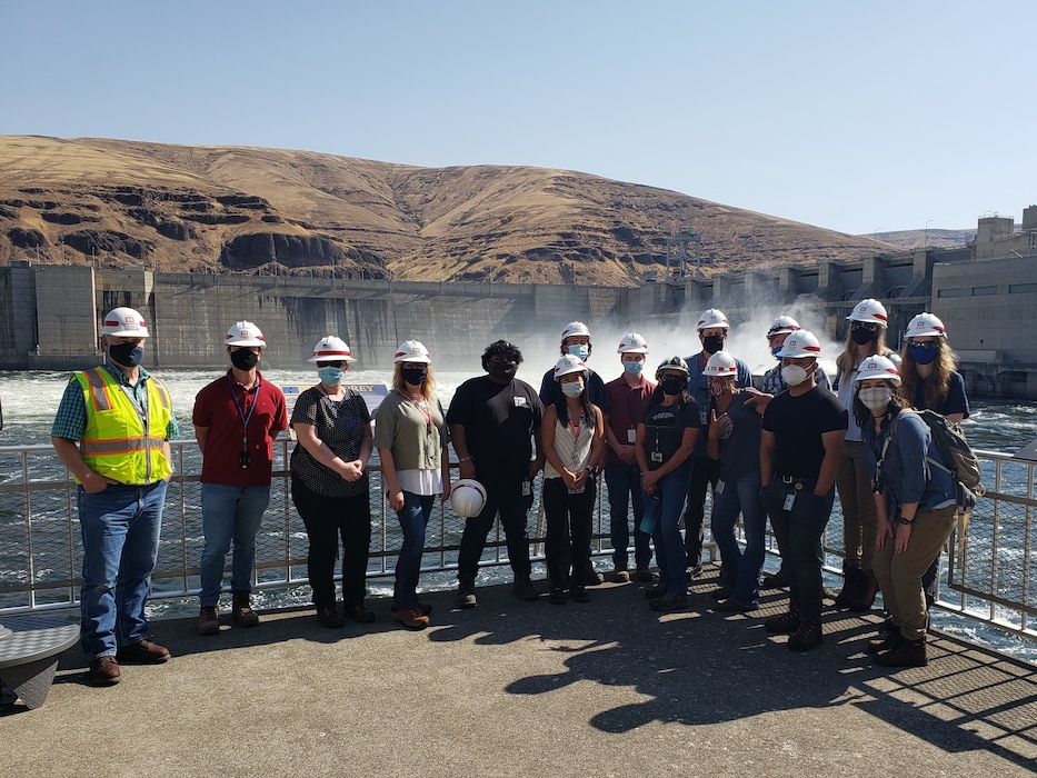 Army Fellows visit Lower Granite Lock and Dam.