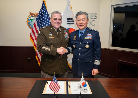 Army Gen. Mark A. Milley, chairman of the Joint Chiefs of Staff, meets with Chairman of the Republic of Korea Joint Chiefs of Staff Gen. Won In Choul during a bilateral engagement at Camp Smith, Hawaii, March 30, 2022. (DOD Photo by Navy Chief Petty Officer Carlos M. Vazquez II)