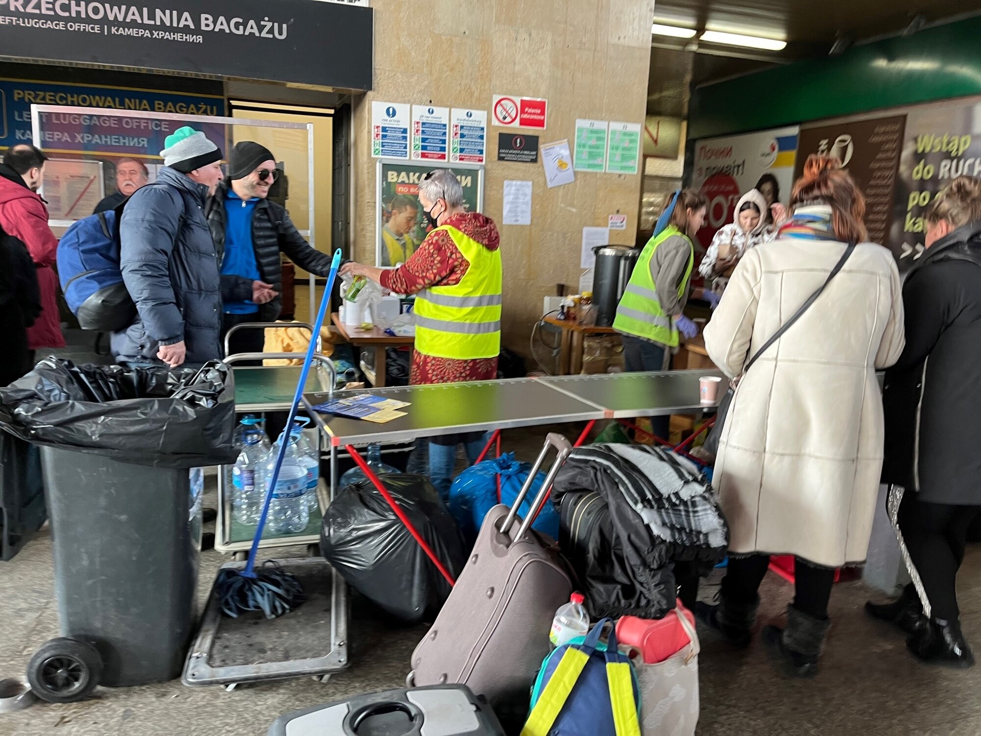 Photo of Ukrainian refugees arriving in Poland