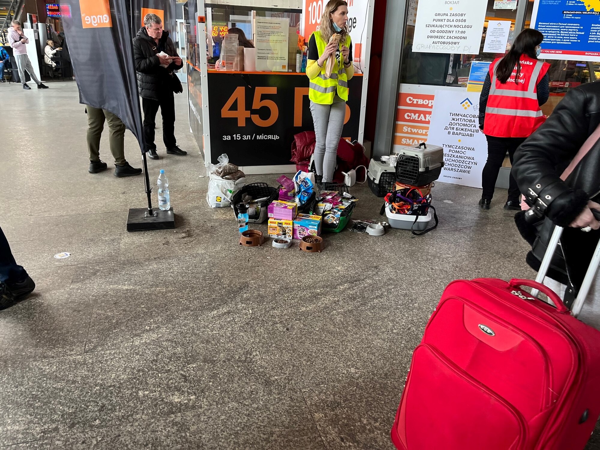 Photo of Ukrainian refugees arriving in Poland