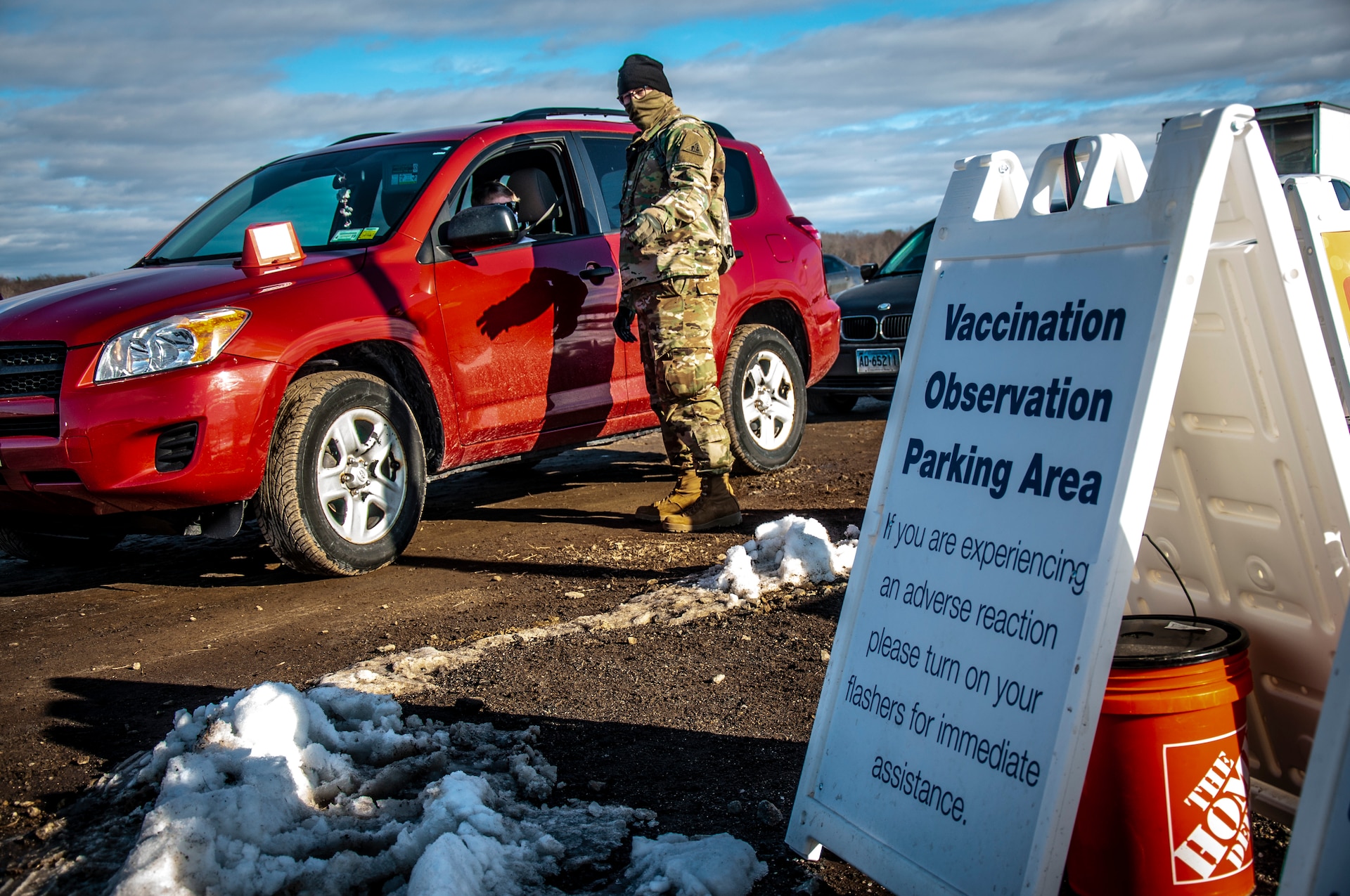 Connecticut Guardsman assists injured motorist
