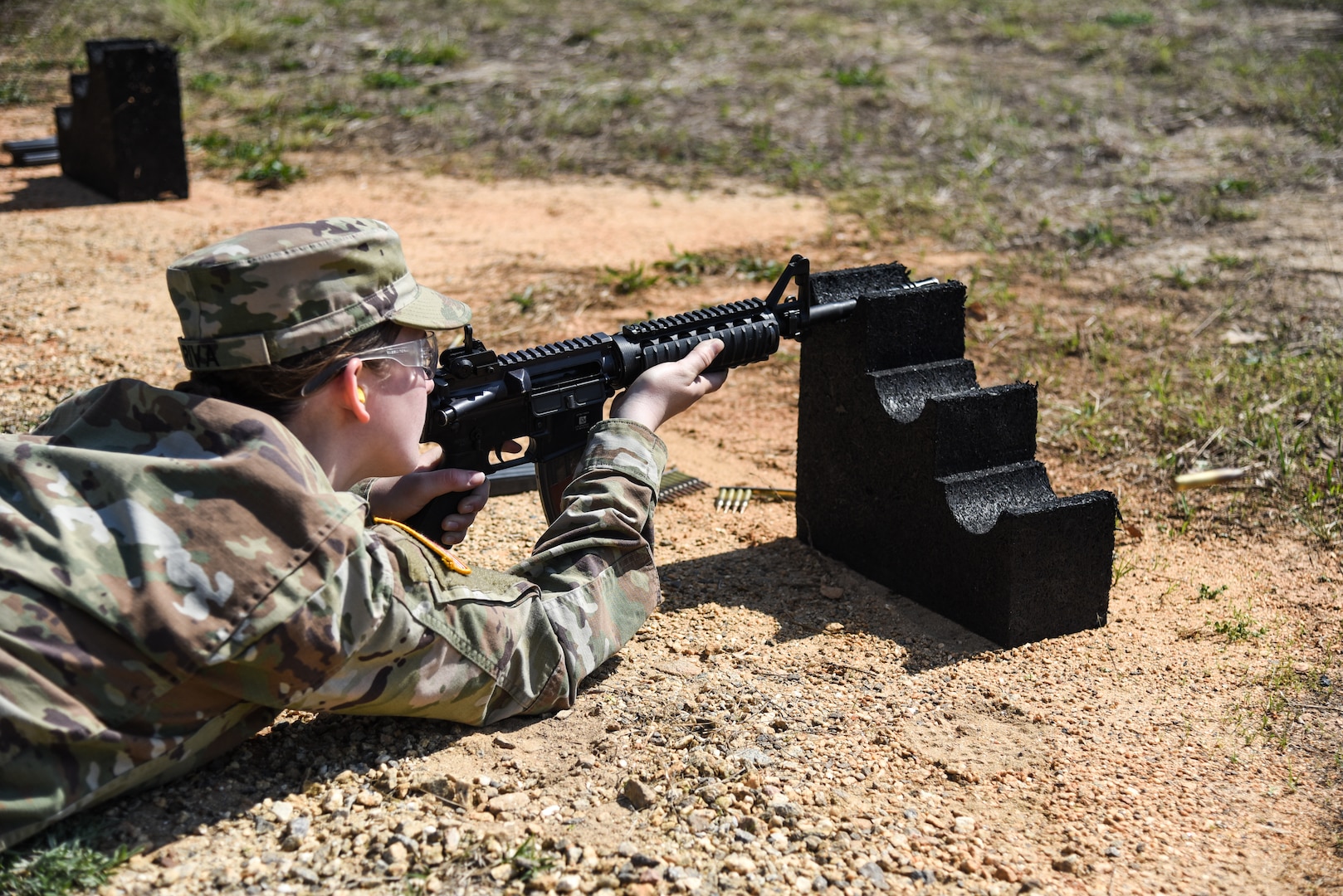 Cadets enrolled in the Virginia Army National Guard’s Simultaneous Membership Program conduct training during a three-day field training exercise held April 22-24, 2022, at Fort Pickett, Virginia. Over the course of the weekend, the cadets zeroed on the M4 carbine, and focused on basic warrior tasks and battle drills. Approximately 70 cadets from universities across the state participated in the event, which was supported by around 15 Soldiers assigned to the Virginia Army National Guard’s Recruiting and Retention Battalion. (U.S. Army National Guard photo by Sgt. 1st Class Terra C. Gatti)