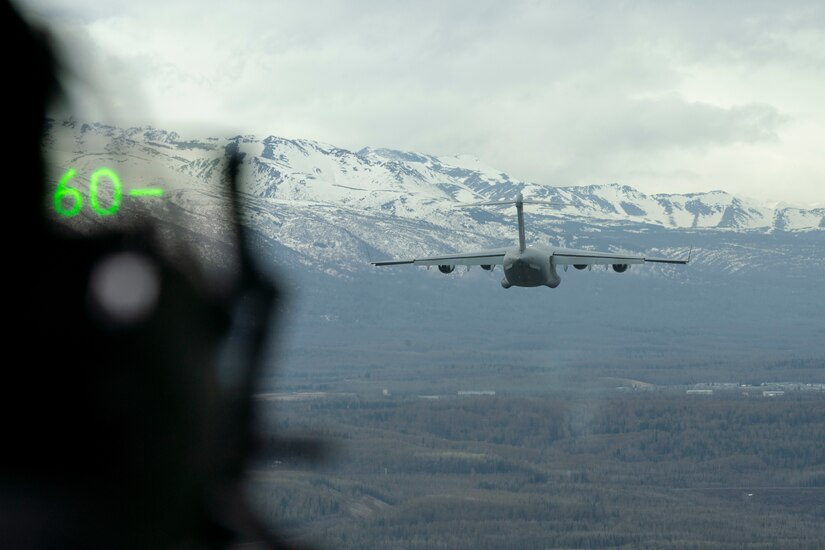 Photo of a C-17 Globemaster III.