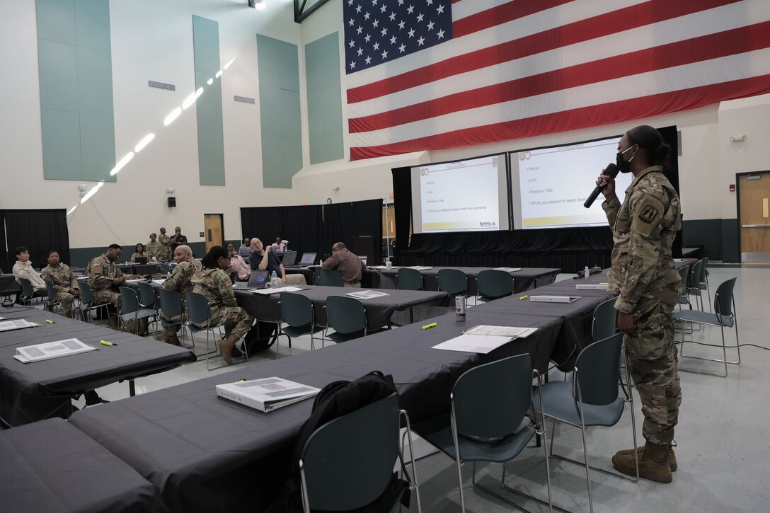 U.S. Army Reserve Soldiers attend IPPS-A training