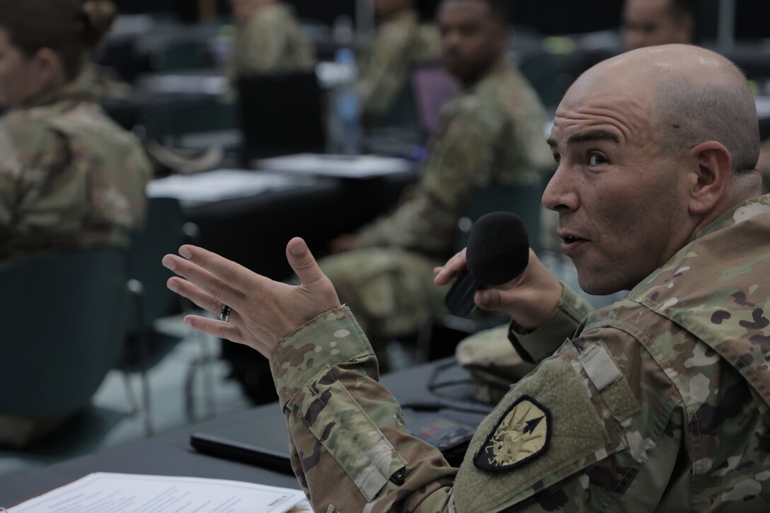 U.S. Army Reserve Soldiers attend IPPS-A training