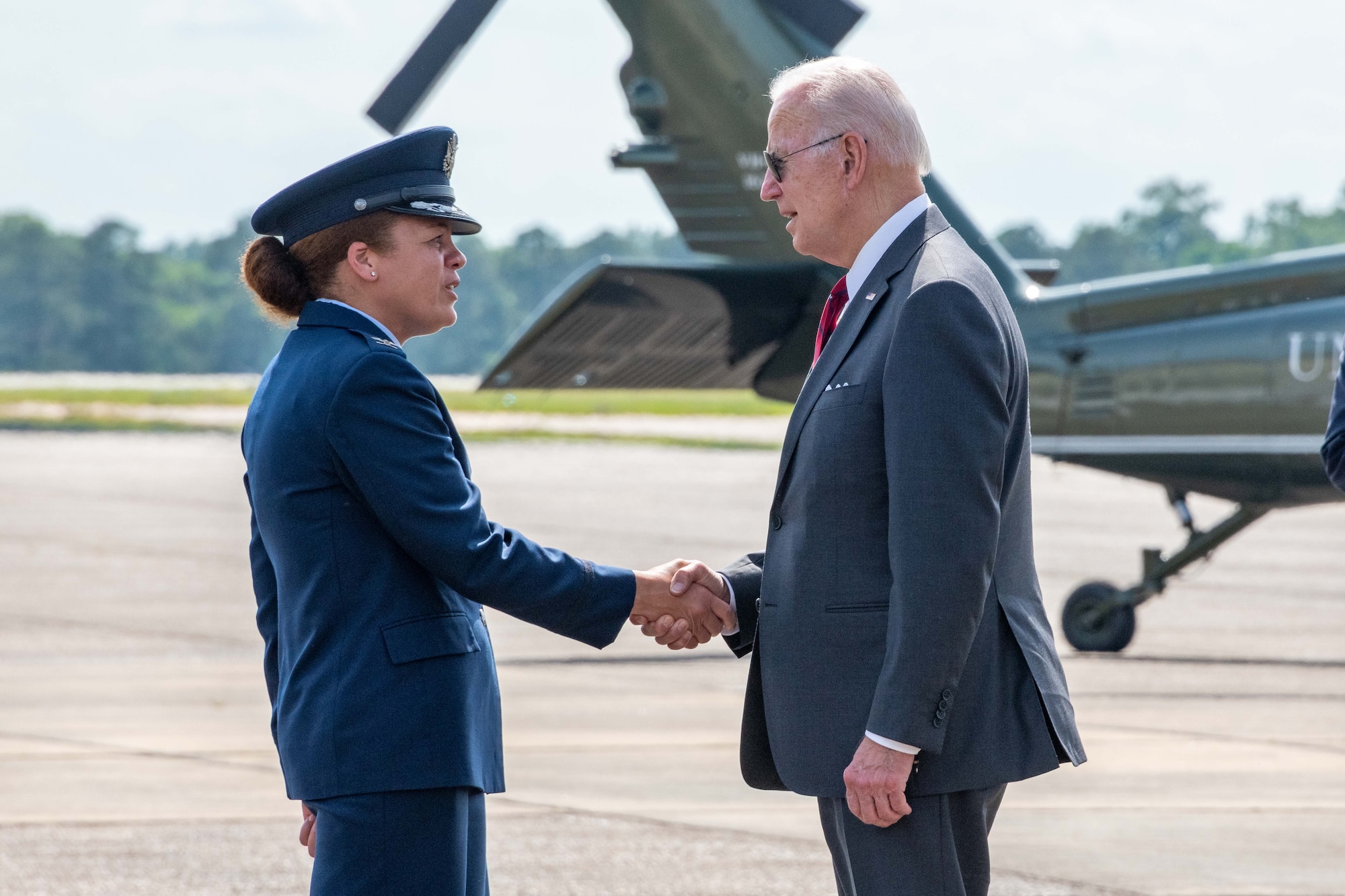 Maxwell AFB, Ala. -  President Joe Biden visited a Lockheed Martin Facility that manufactures anti-tank missiles in Troy, Alabama, on May 3, 2022, using Maxwell Air Force Base for arrival and departure. The Biden Administration is providing additional security assistance to support Ukraine which includes the Troy-built Javelin anti-tank missiles. Biden talks to 42d Air Base Wing Commander Col. Eries Mentzer prior to his departure from Maxwell.  (US Air Force photo by Melanie Rodgers Cox)