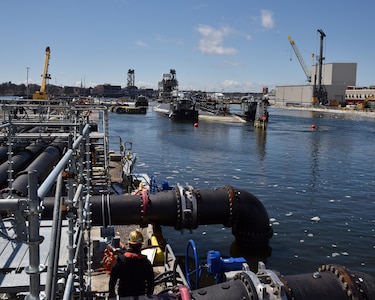 USS Cheyenne Prepares to Dock using Super Flood Basin