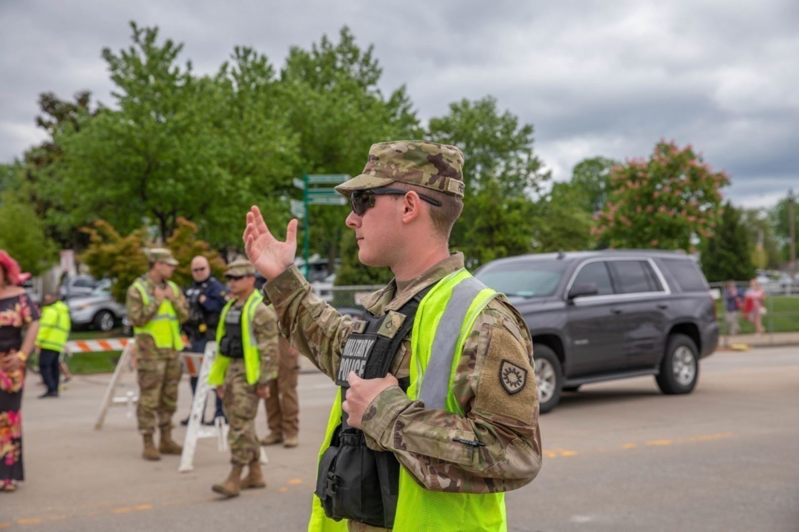 Kentucky Guard provides security, directs traffic at Derby > National