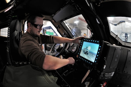 Students study JLTV electrical systems