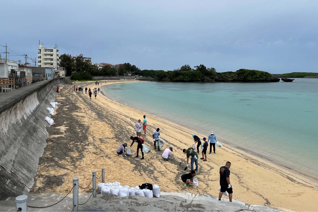 軽石除去作業