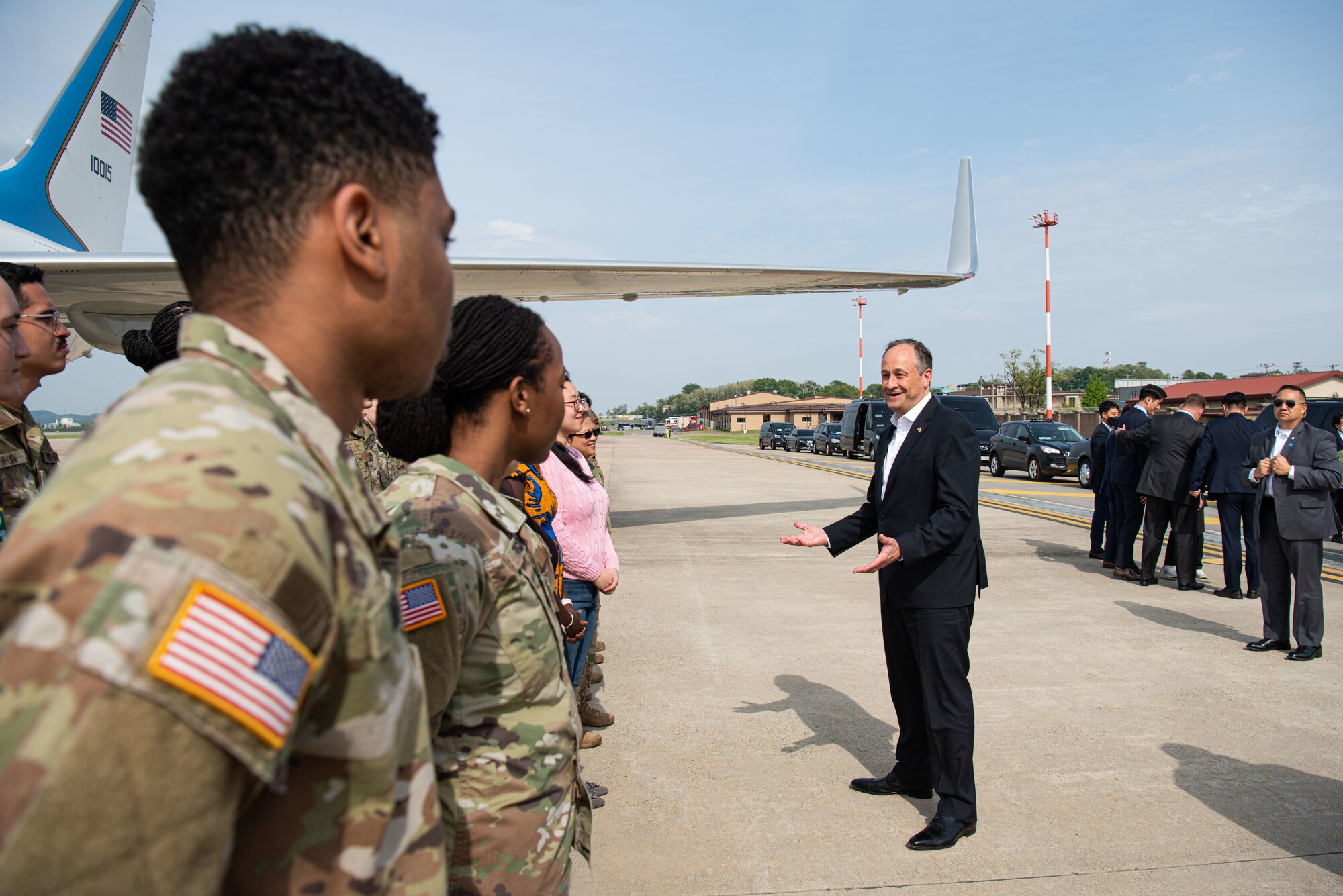 Second Gentleman Douglas Emhoff thanks service members and spouses for their hard work