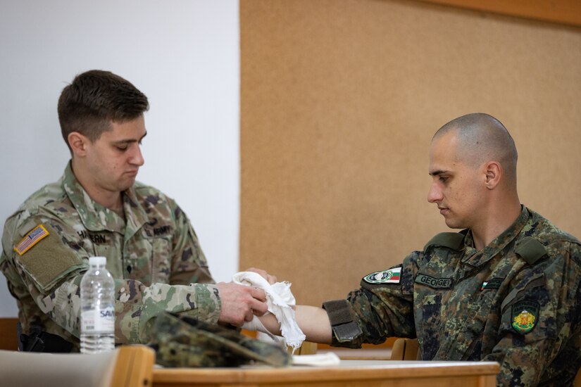 U.S. Army Civil Affairs, Bulgarian Civil-Military Cooperation train together on first aid, emergency response