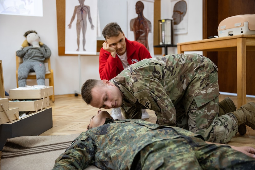 U.S. Army Civil Affairs, Bulgarian Civil-Military Cooperation train together on first aid, emergency response