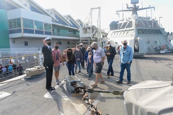 USS Fort Worth (LCS 3) Participates in Fleet Week San Diego 2021
