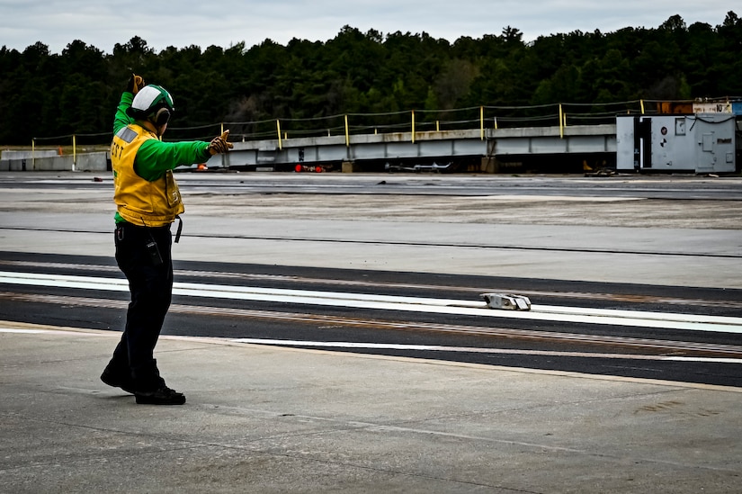 Naval Air Systems Commander visits NSA Lakehurst > Joint Base McGuire