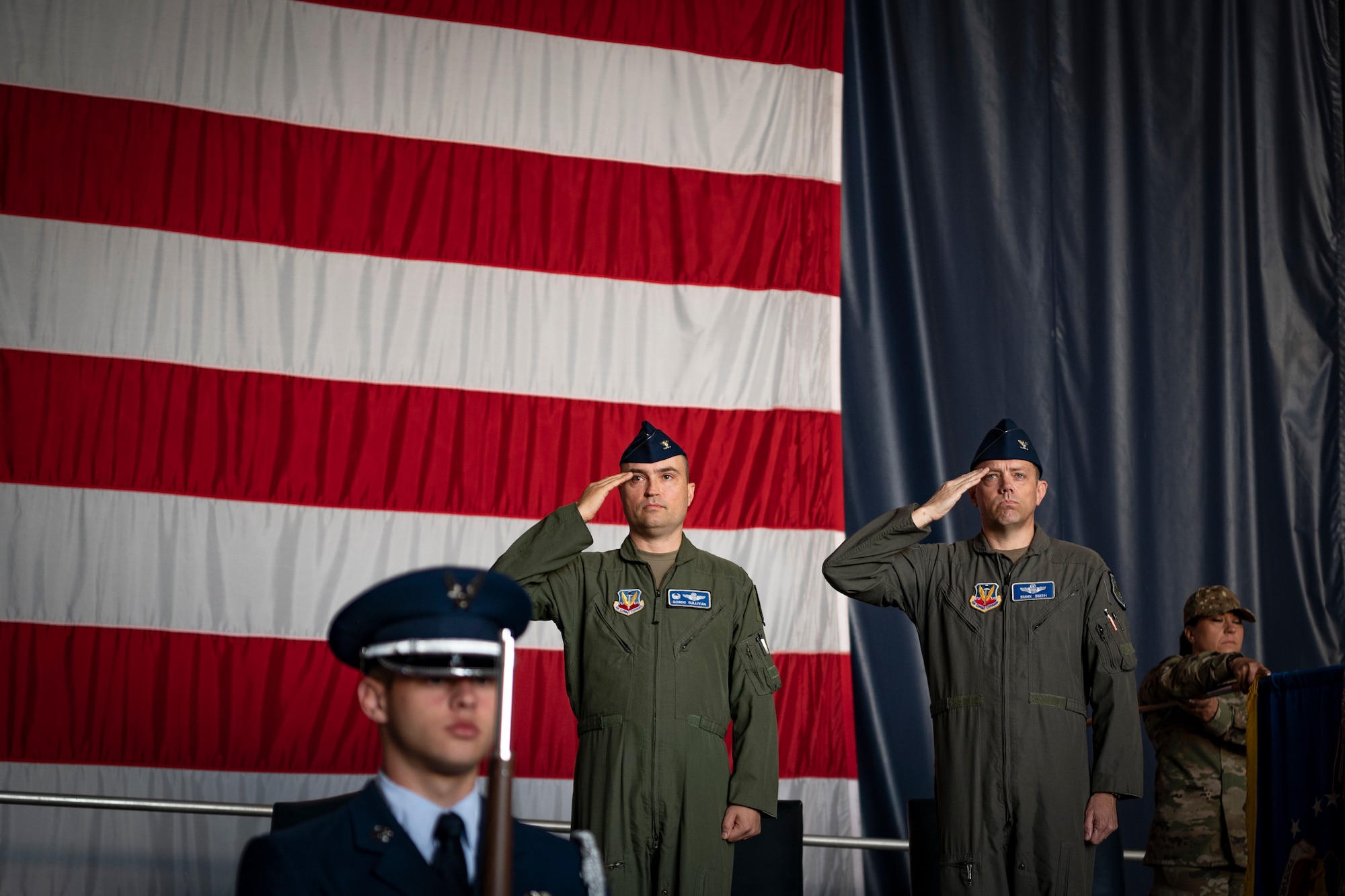 photo of Col. Sullivan and Col. Smith saluting