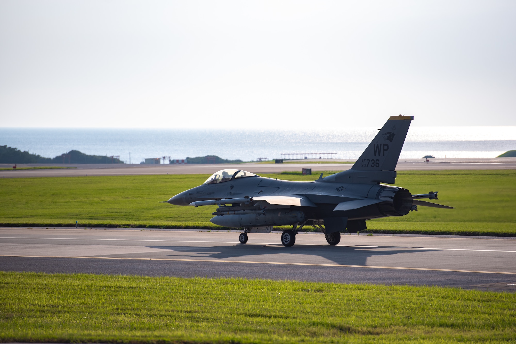 Jet taxis the runway