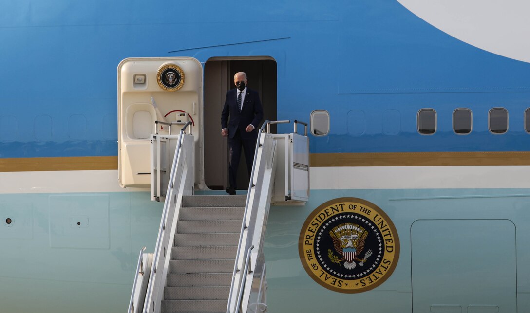 U.S. President Joseph R. Biden arrives at Osan Air Base, Republic of Korea, May 20, 2022. President Biden will meet with Republic of Korea President Yoon Suk-yeol, along with business leaders, military service members, and their family members from the ROK and the U.S.


While in Korea, Biden will meet with the ROK President Yoon Suk-yeol, just over a week after his inauguration, along with business leaders, and service members and their families. This is Biden’s first visit to the Republic of Korea as president. (U.S. Army photo by Staff Sgt. Kris Bonet)