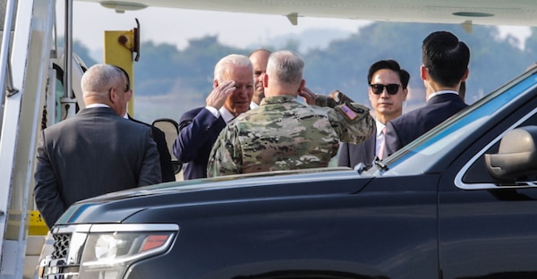U.S. President Joseph R. Biden arrives at Osan Air Base, Republic of Korea, May 20, 2022. President Biden will meet with Republic of Korea President Yoon Suk-yeol, along with business leaders, military service members, and their family members from the ROK and the U.S.


While in Korea, Biden will meet with the ROK President Yoon Suk-yeol, just over a week after his inauguration, along with business leaders, and service members and their families. This is Biden’s first visit to the Republic of Korea as president. (U.S. Army photo by Staff Sgt. Kris Bonet)