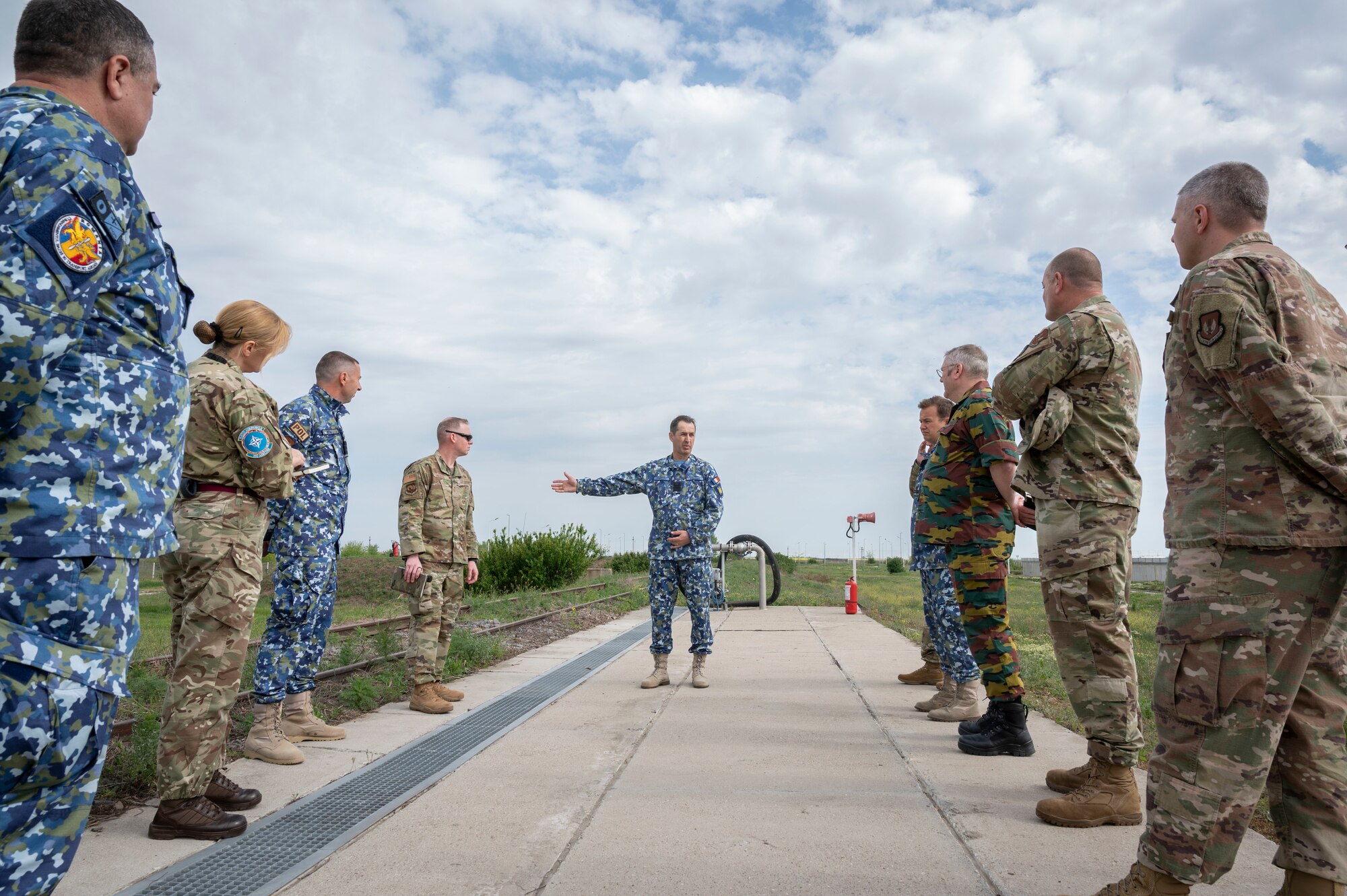 NATO, U.S. command SELs visit Romania