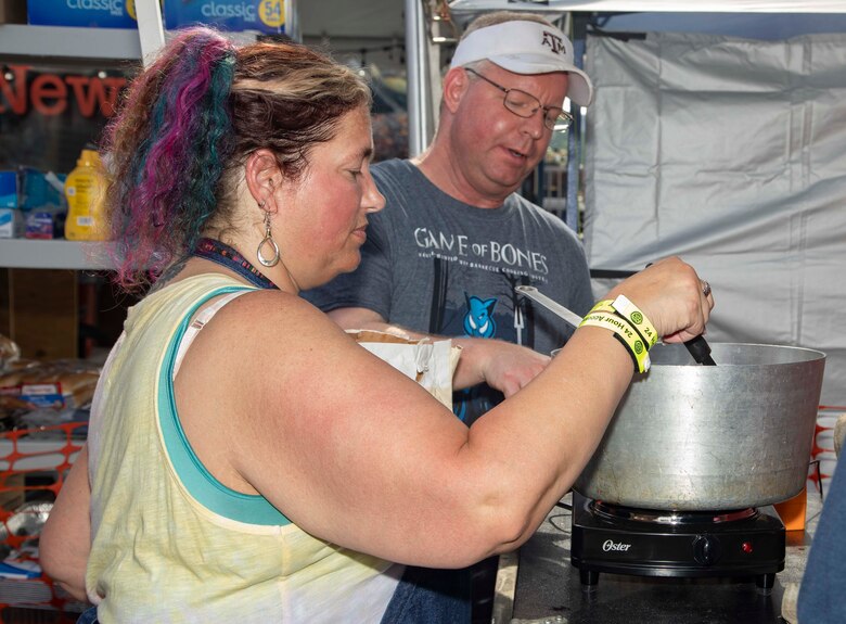 Recognized by USAToday as the “Most Prestigious Barbecue Contest,” the four-day Memphis in May World Championship Barbecue Cooking Contest (WCBCC) took place from May 12th through the 14th this year. The Memphis District has been competing in this barbeque contest for years, with the Castle Cookers first participating in the WCBCC in 1991 as the Pork Barrel Barbecuers. This year made year 31, with the team for the Memphis District Corps of Engineers comprising of workers from all parts of the district. Memphis District Castle Cookers this year were: Program Analysis Officer Jennifer Thomas, Program Analyst Sara Waterbury, Program Analyst David Alverez, Outreach Coordinator Brian Schneider (Tomato Sauce and Poultry entries), Work for Others Technical Manager Jordan Bledsoe, Civil Engineer Morgan Cowles (Seafood entry), and Survey Boat Operator Brian Schafer (Crawfish).