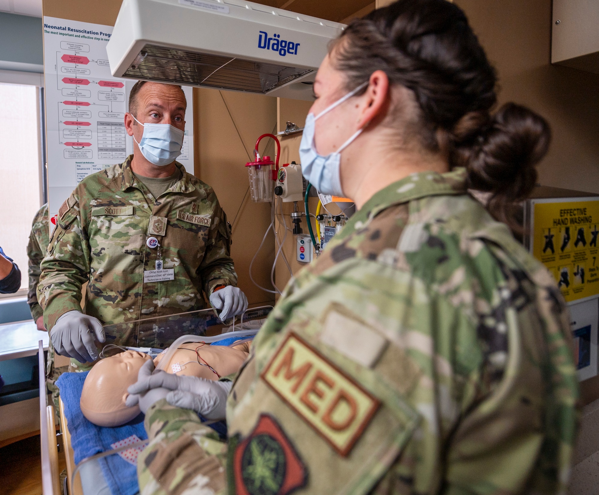 Airmen treat simulated new born