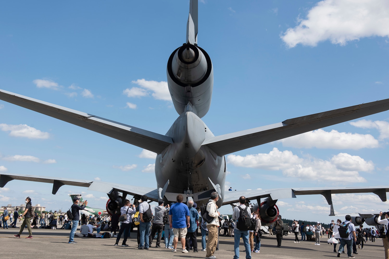 Yokota Reopens Base for Annual Friendship Festival > U.S. Indo-Pacific  Command > 2015