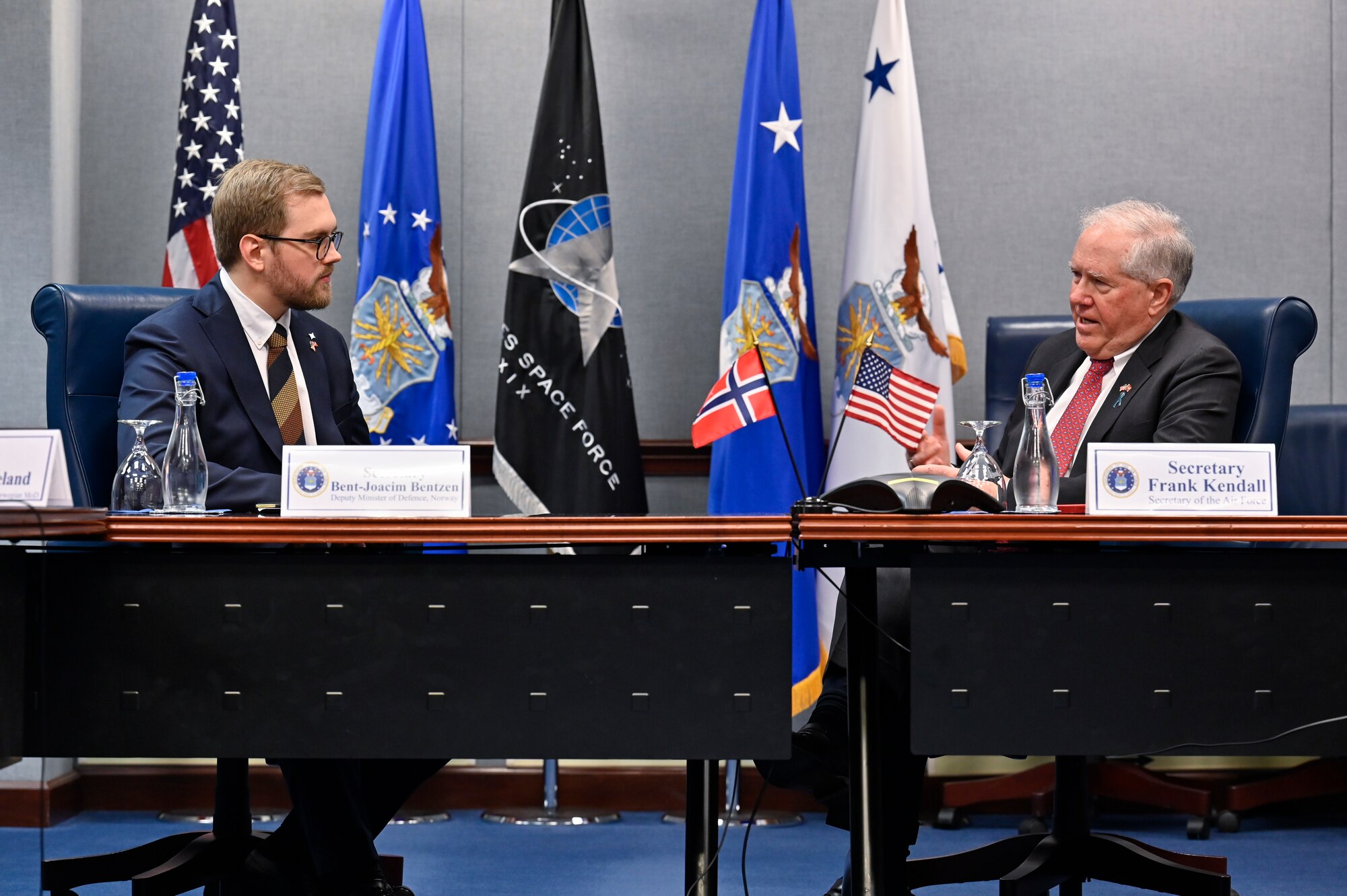 Secretary of the Air Force Frank Kendall speaks with Norwegian State Secretary Bent-Joacim Bentzen.