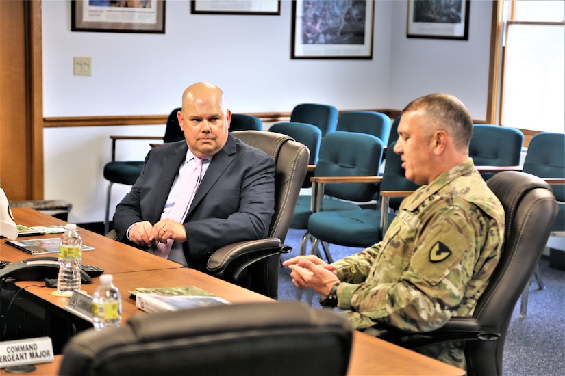 Army Reserve leader visits Fort McCoy; learns more about installation, workforce