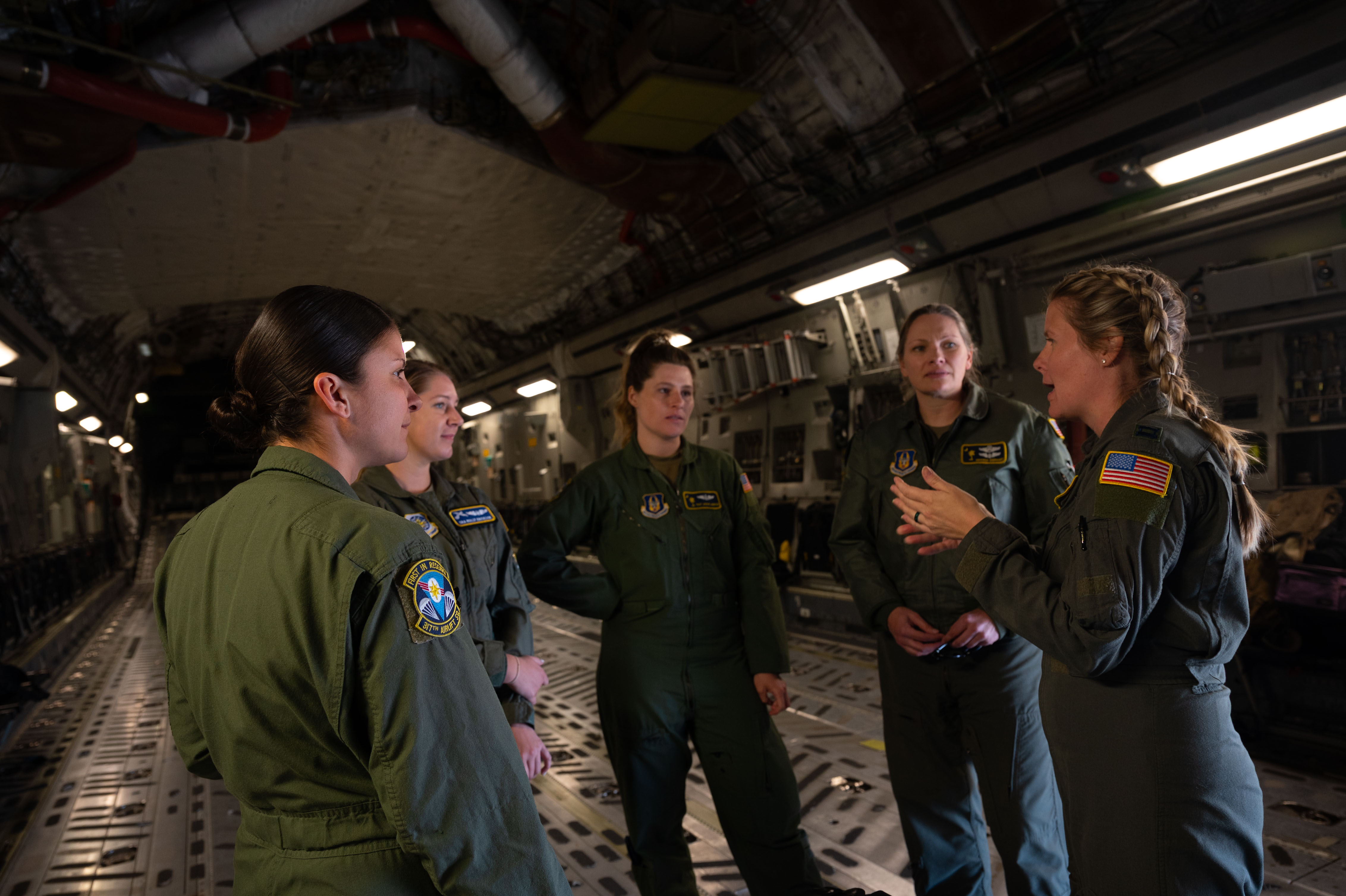 All female aircrew flies C-17 over historic airshow > 315th Airlift ...