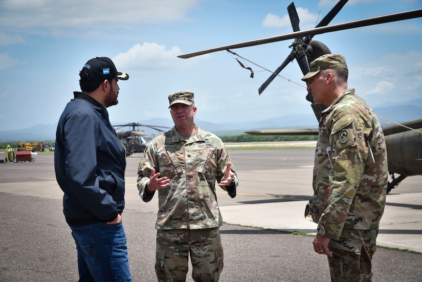 Honduran Secretary of Defense visits Soto Cano Air Base