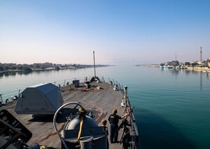 SUEZ CANAL, Egypt (May 29, 2022) Littoral combat ship USS Sioux City (LCS 11) transits the Suez Canal, Egypt, May 29. Sioux City is deployed to the U.S. 5th Fleet area of operations to help ensure maritime security and stability in the Middle East region.