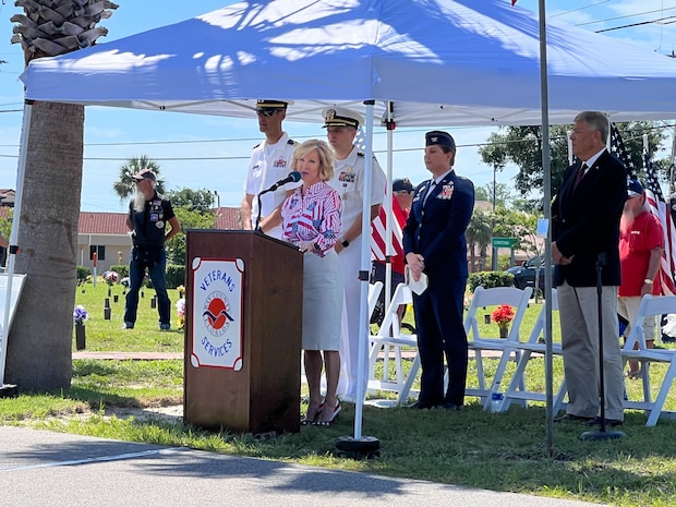 Naval Diving and Salvage Training Center Commanding Officer Cmdr. Erich Frandrup was the guest speaker and the Naval Support Activity Panama City’s Command Chaplain, LT Eric Mitchell provided the invocation and benediction at the Bay County Veterans Service Memorial Day Observance, May 30.  This ceremony is an annual observance held at the Kent-Forest Lawn Funeral Home & Cemeteries in Panama City, FL.