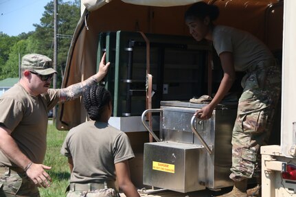 Virginia Army National Guard Soldiers hone skills, increase knowledge at state food service workshop