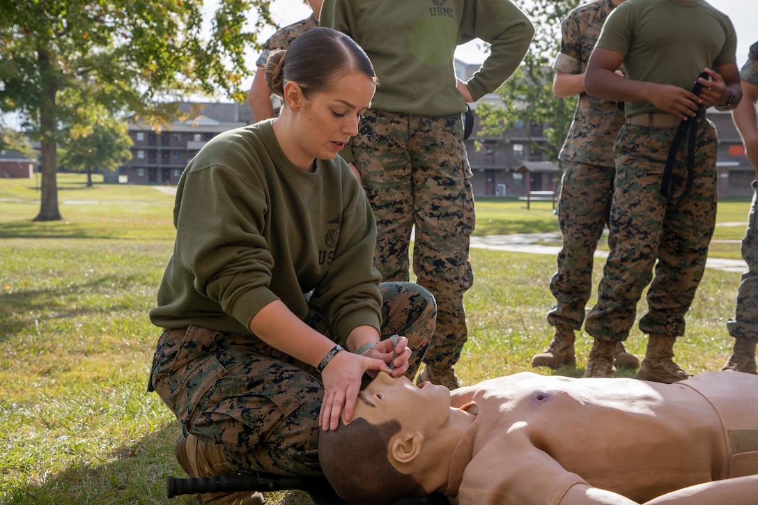 U.S. Navy Hospital Corpsman 2nd Class Morgan Little with the 24th Marine Expeditionary Unit (MEU), instructs a Combat Life Saver (CLS) course on Camp Lejeune, September 28, 2022. CLS is taught to increase proficiency in life saving measure and improve the survivability of those wounded or injured in combat.