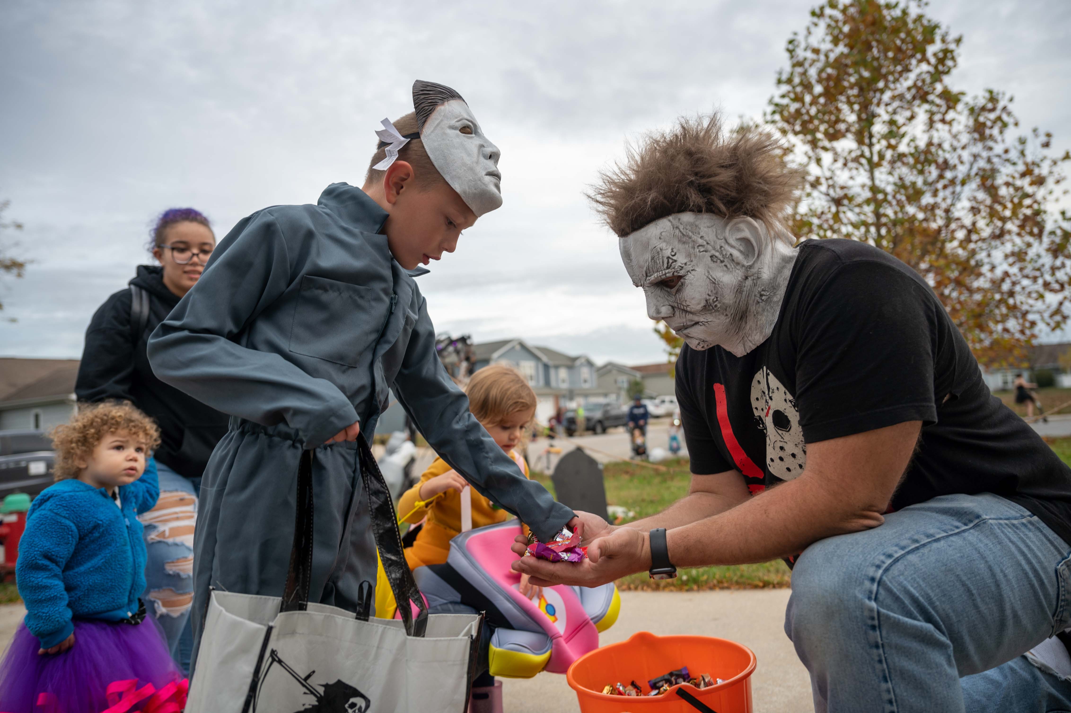 Dover Air Force Base families trick or treat > Dover Air Force Base > News