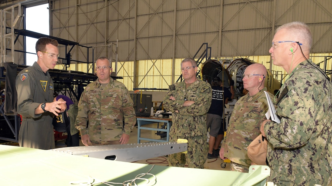 DLA Aviation Commander visits JAX employees