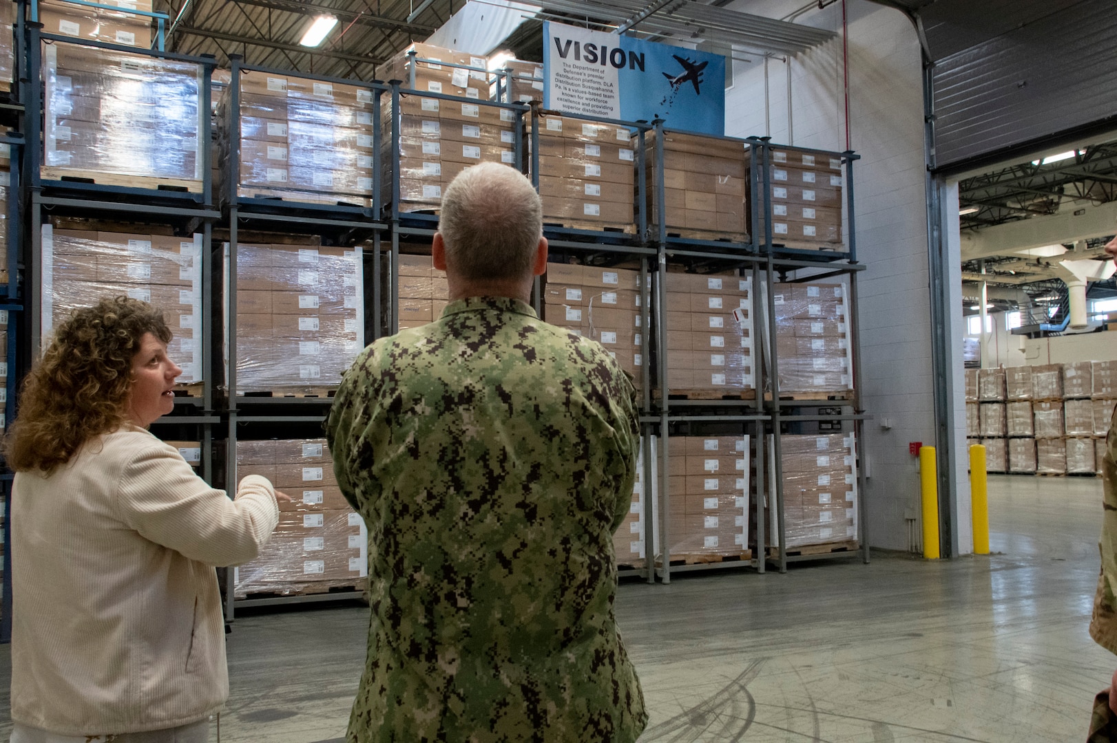 DLA Distribution Commander tours EDC, largest distribution center in DoD Network