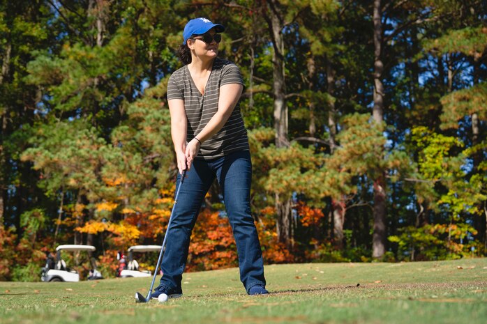 Jill Ravenelle, NWDC Secretary lining up for a shot.