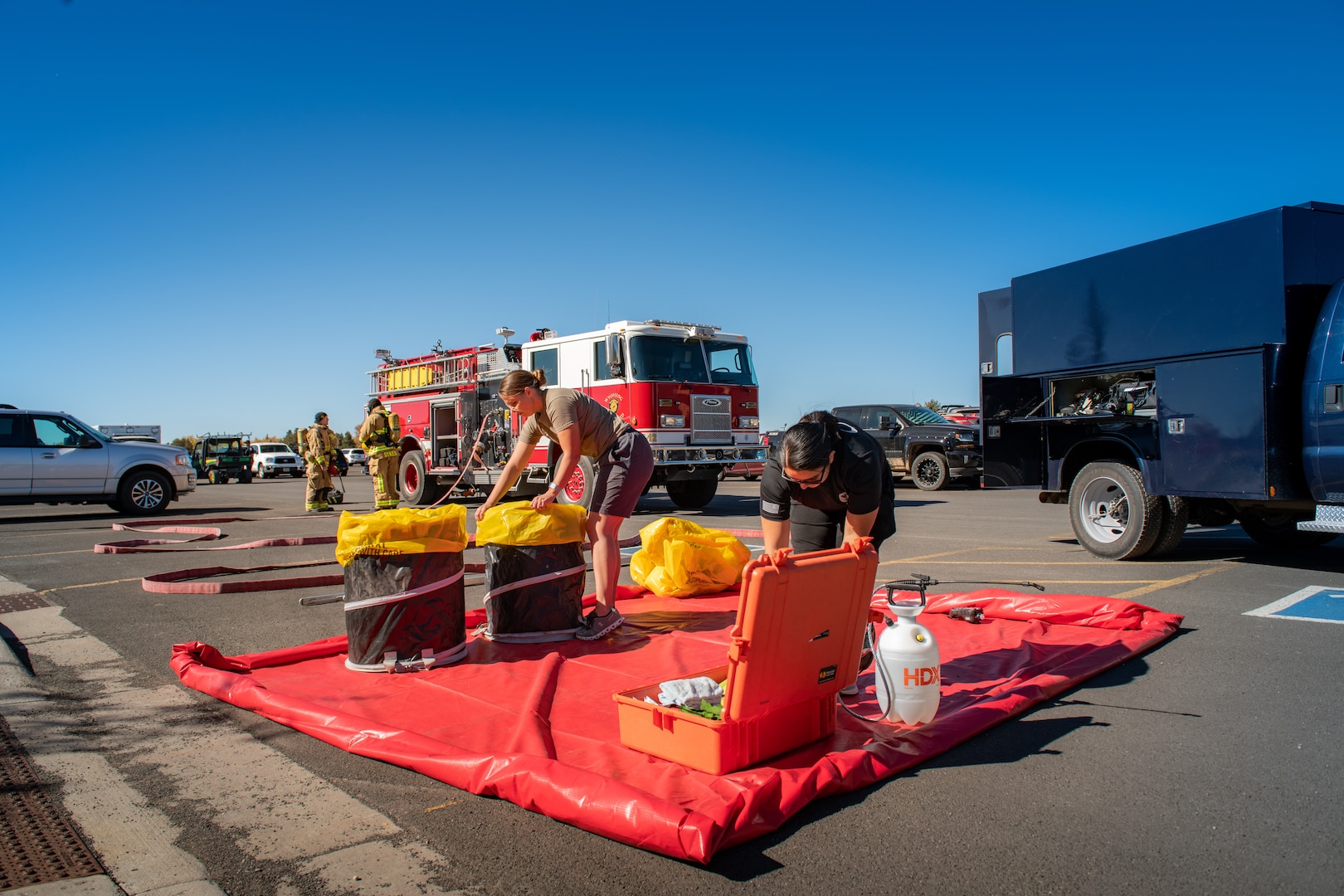 The 84th Civil Support Team and first responder elements of the 153rd Airlift Wing, Wyoming Air National Guard, responded to a potential white powder threat Oct. 20, 2022, at the Wyoming Air National Guard Base, Cheyenne, Wyo. The substance turned out to be harmless fertilizer.