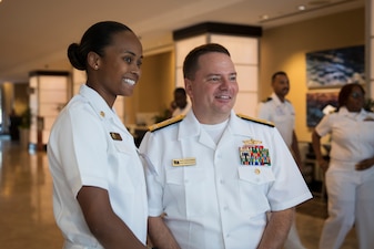 CNP poses with Sailors at NNOA symposium