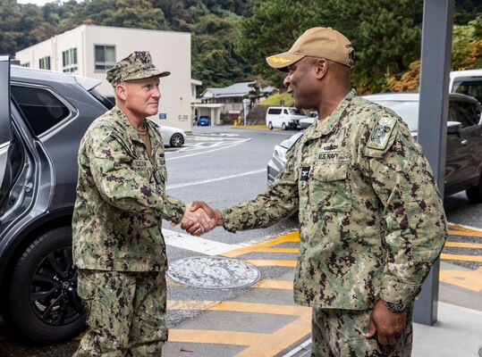 YOKOSUKA, Japan (Nov. 7, 2022) Capt. Walter Mainor, commander, Task Force 71, welcomes Chief of Naval Operations (CNO) Adm. Mike Gilday to the command cave as he visits Commander, Fleet Activities Yokosuka (CFAY) to address and reenlist service members, Nov. 7. Commander, Task Force 71/Destroyer Squadron (DESRON) 15 is the Navy’s largest forward-deployed DESRON and the U.S. 7th Fleet’s principal surface force. (U.S. Navy photo by Mass Communication Specialist 1st Class Deanna C. Gonzales)
