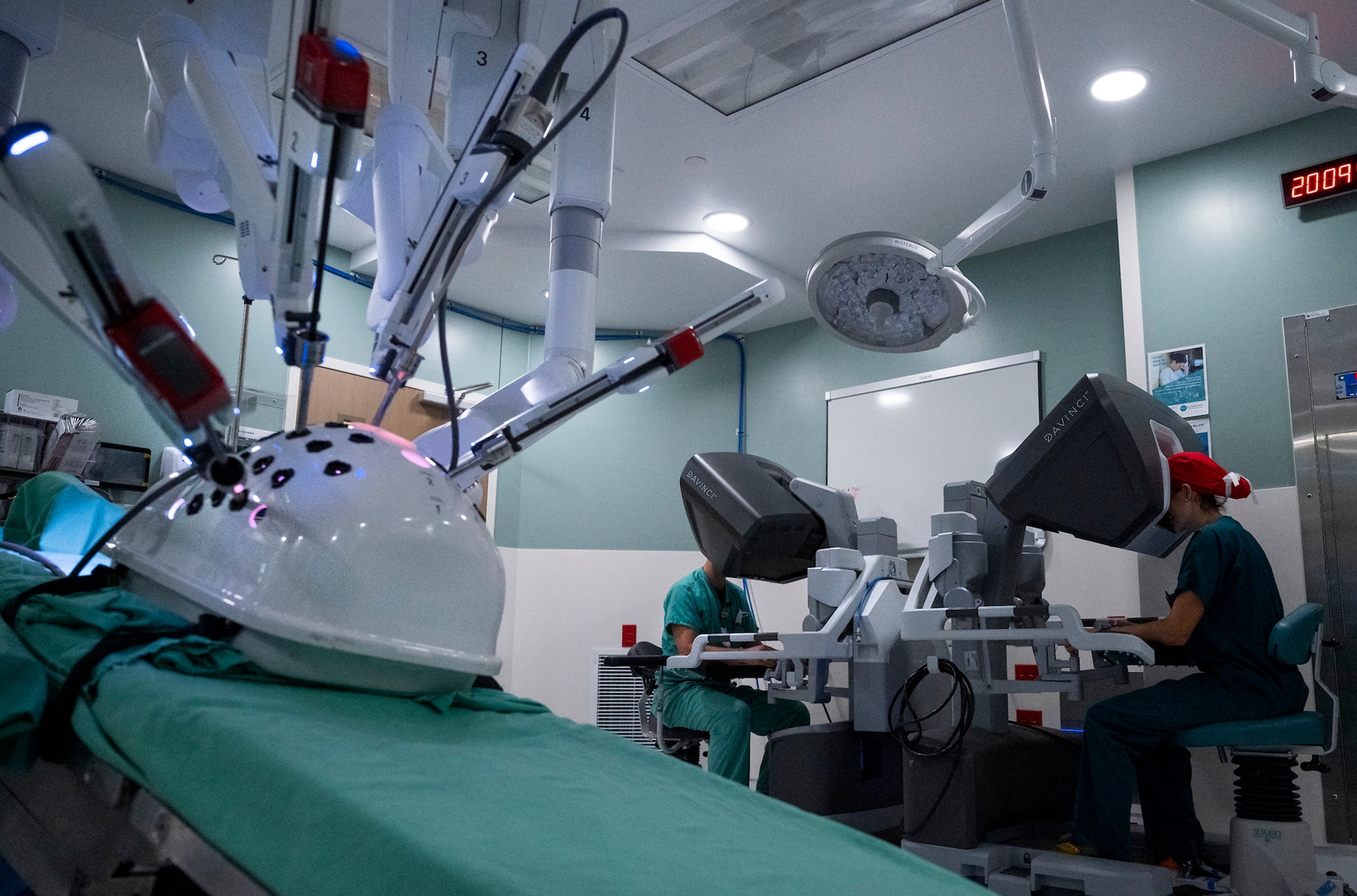 Physicians perform first surgery with new robotics system > Air Force ...